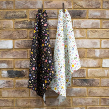 Load image into Gallery viewer, Flower Meadow Tea Towels Set
