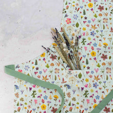 Load image into Gallery viewer, Flower Meadow Apron